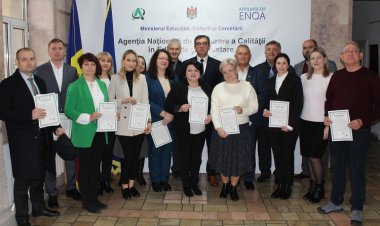 Înmânarea Certificatului de Evaluare Externă a Calității
